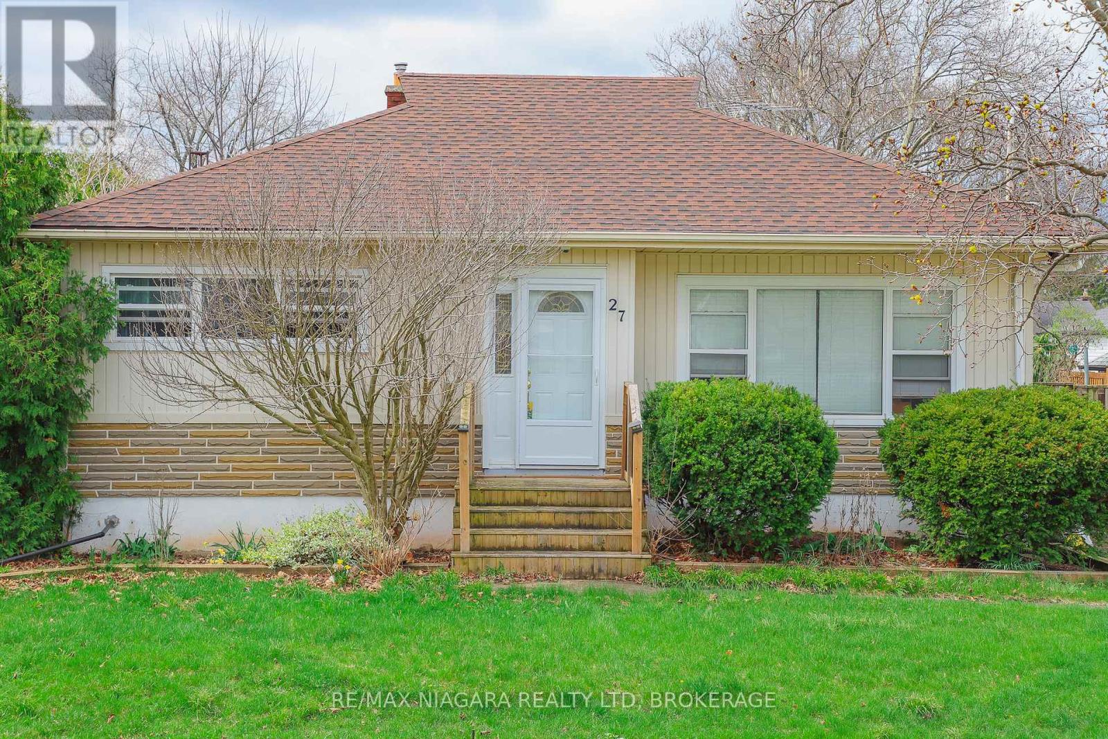 27 WHITE STREET, St. Catharines, Ontario