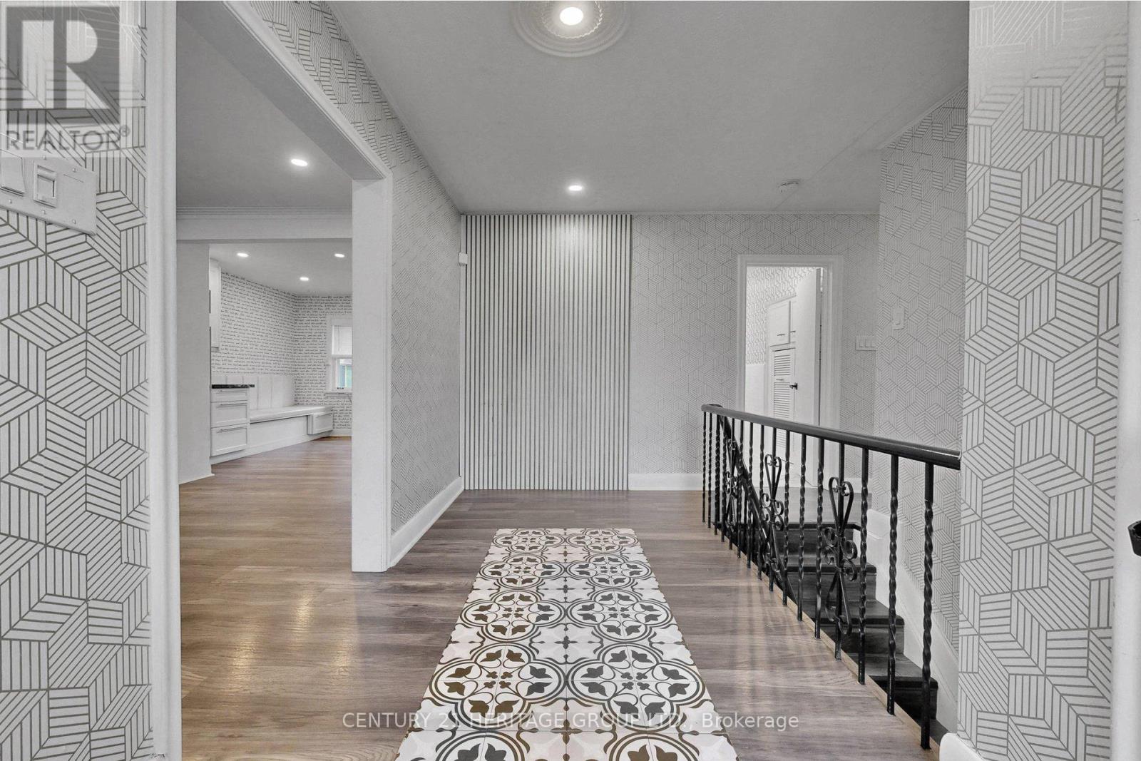 19 Oakbank Road, Vaughan, Ontario  L4J 2B8 - Photo 6 - N13010494