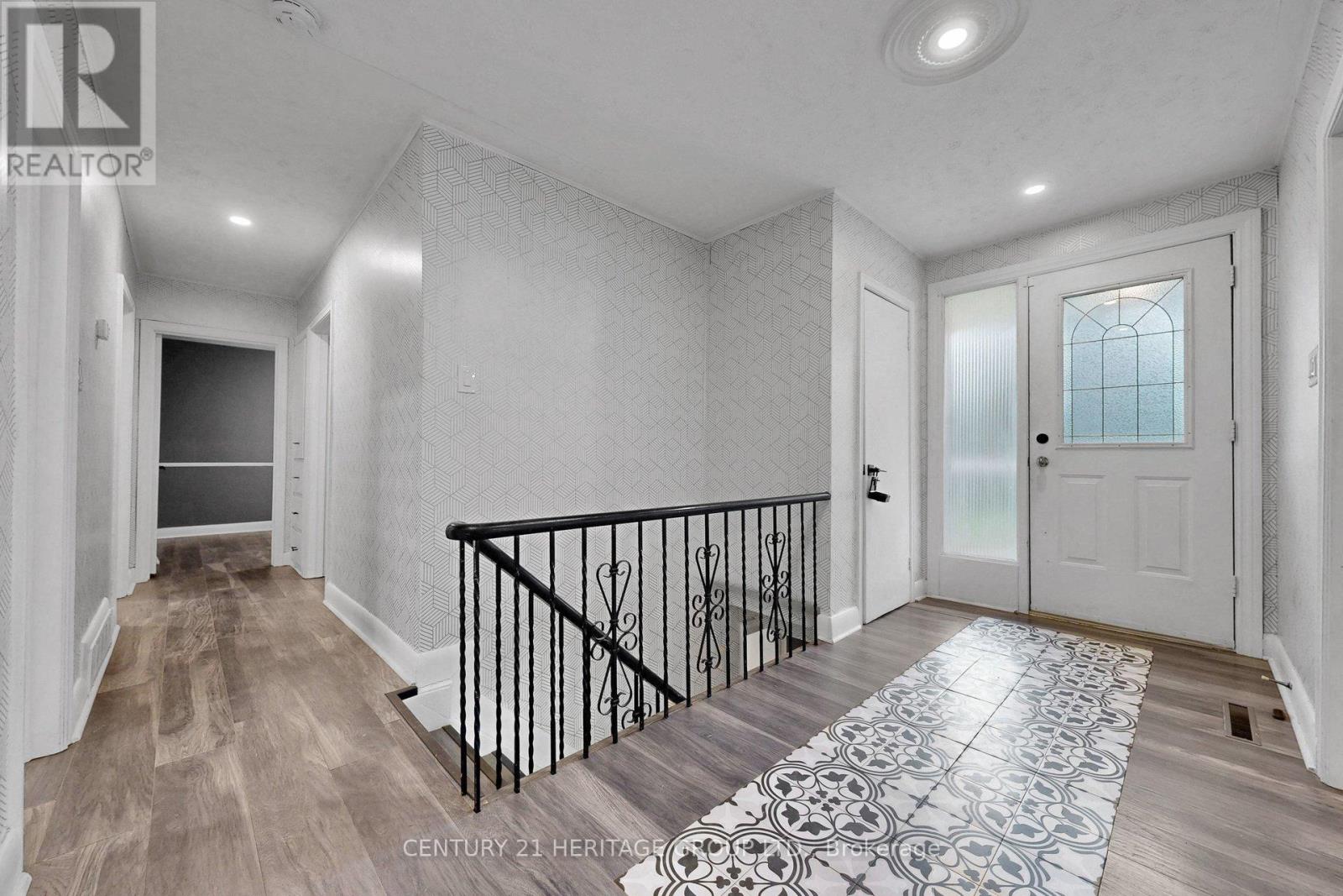 19 Oakbank Road, Vaughan, Ontario  L4J 2B8 - Photo 7 - N13010494