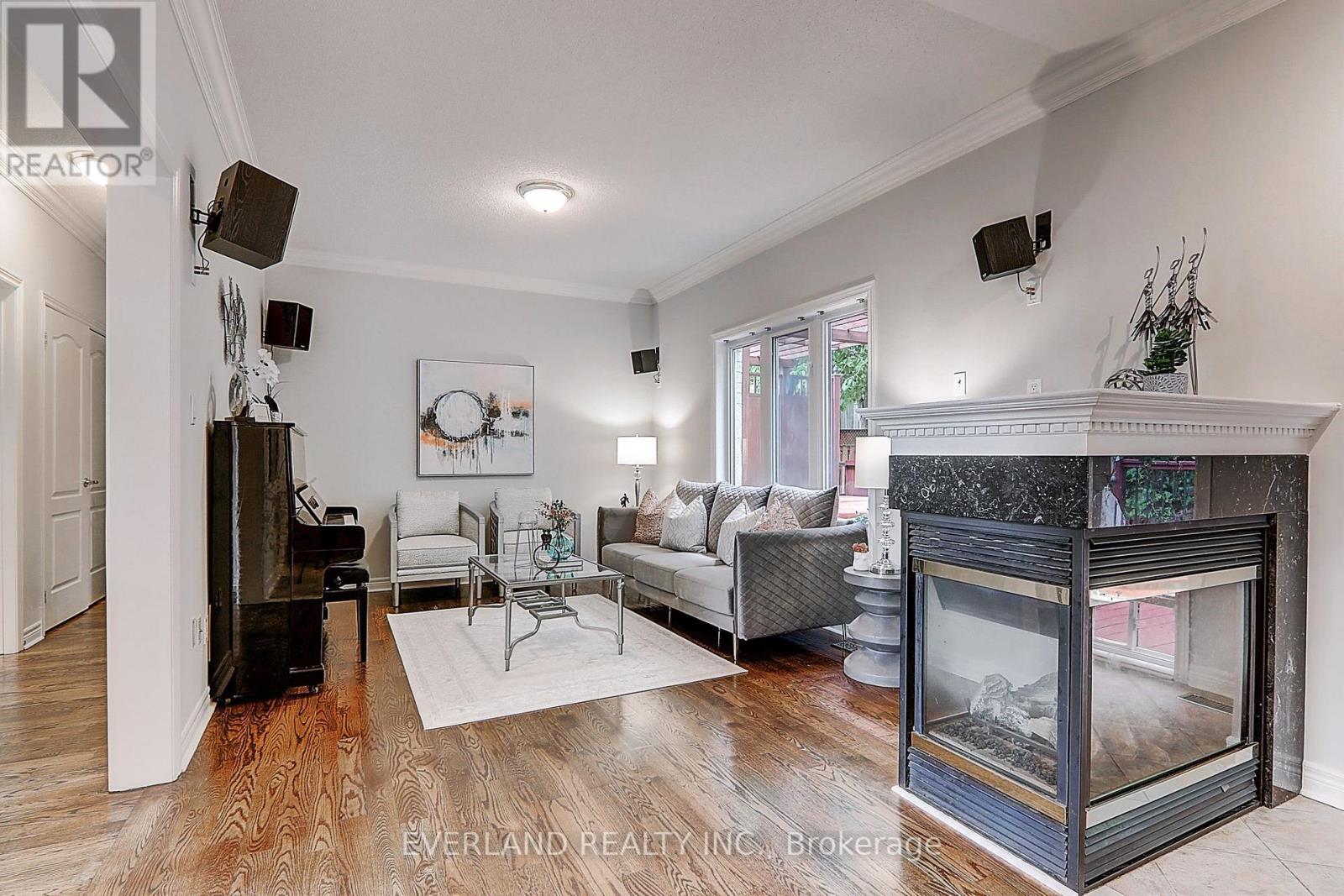 922 Best Circle, Newmarket, Ontario  L3X 2H8 - Photo 9 - N13010508