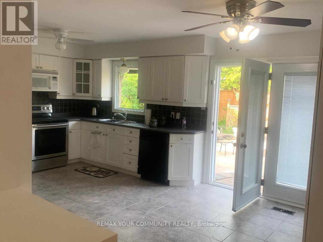 Main Floor - 371 Selby Crescent, Newmarket, Ontario  L3Y 6E2 - Photo 2 - N13010510