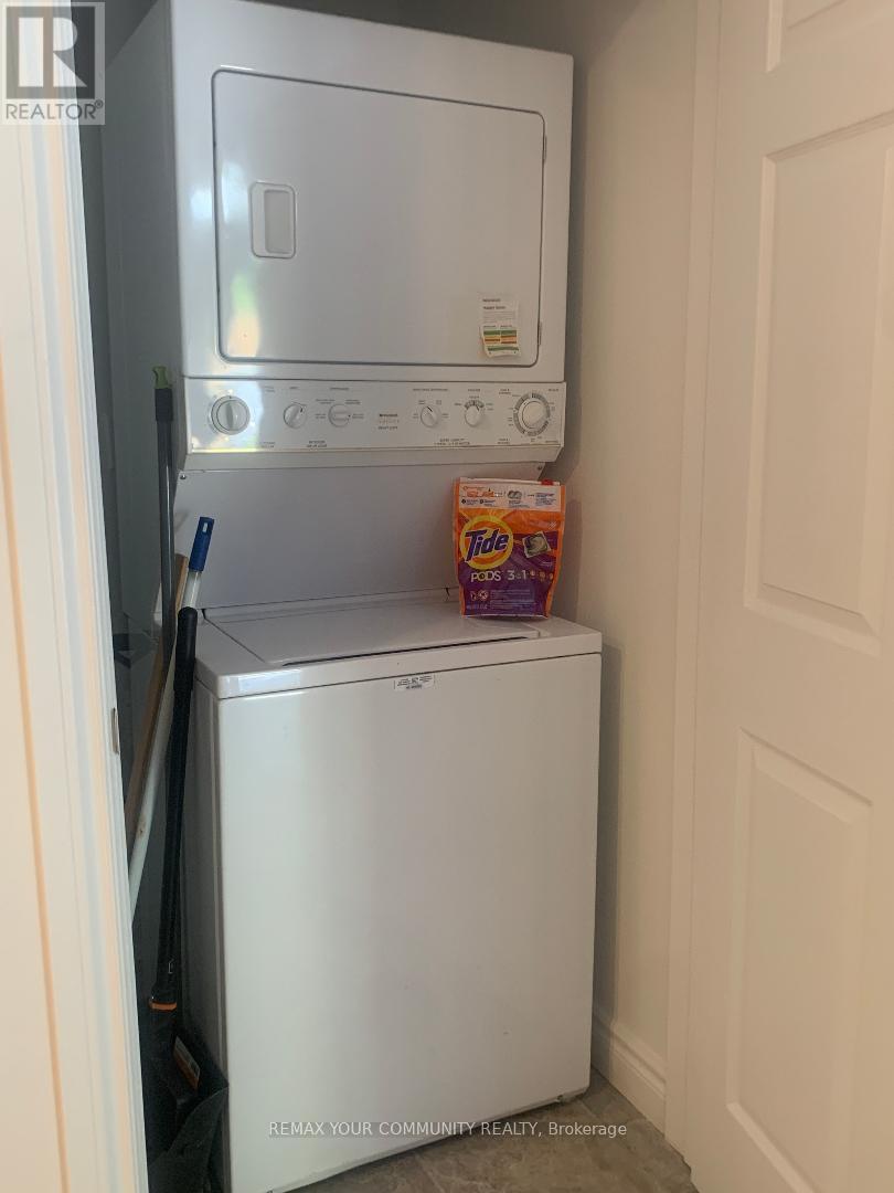 Main Floor - 371 Selby Crescent, Newmarket, Ontario  L3Y 6E2 - Photo 5 - N13010510