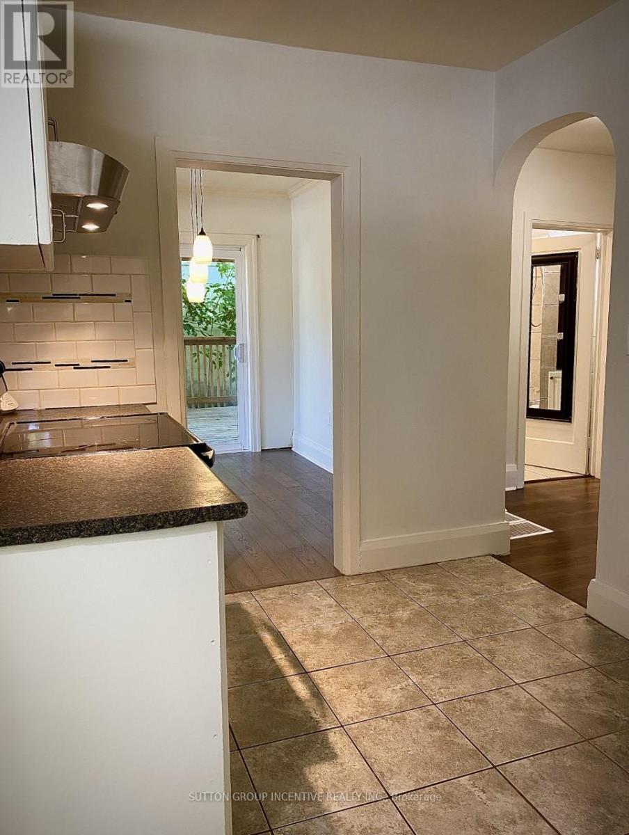 39 Donald Street, Barrie, Ontario  L4N 1E4 - Photo 10 - S13010520