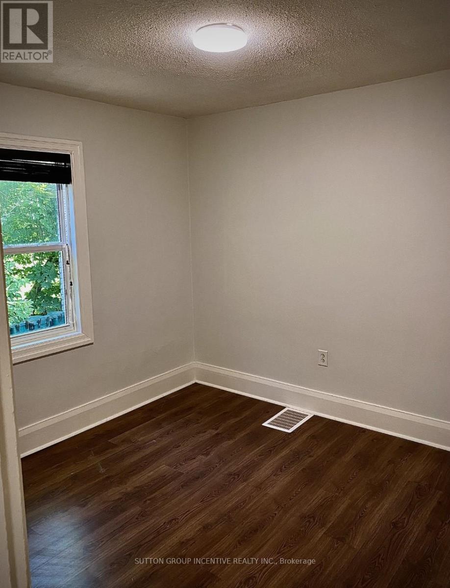 39 Donald Street, Barrie, Ontario  L4N 1E4 - Photo 14 - S13010520