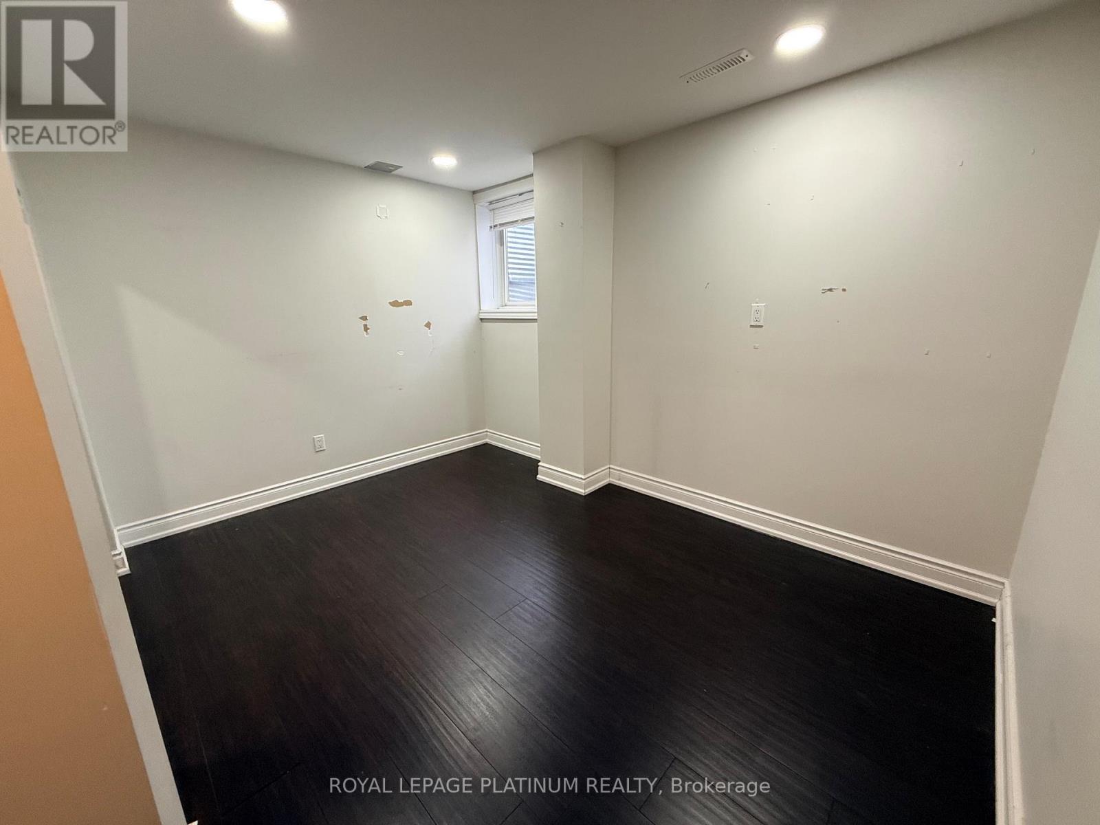 3br Lower Level - 1540 Manorbrook Court, Mississauga, Ontario  L5M 4A8 - Photo 14 - W13010540