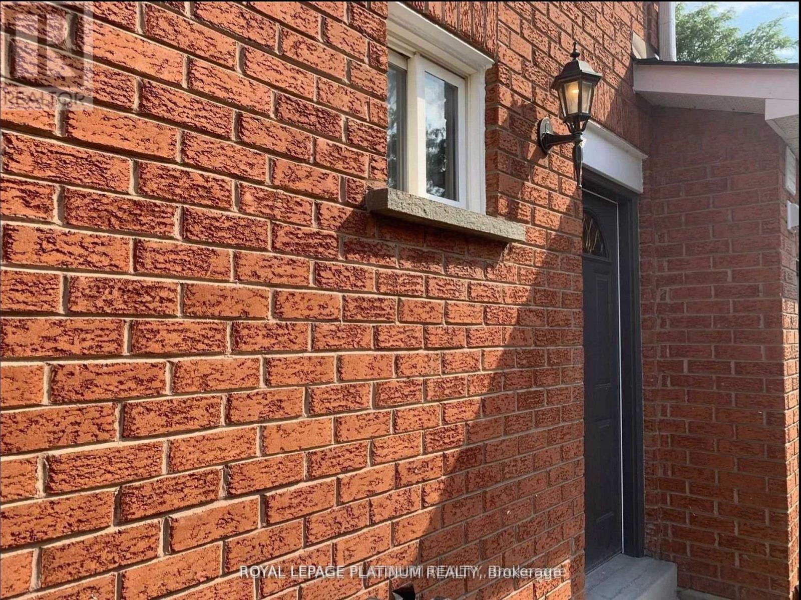 3br Lower Level - 1540 Manorbrook Court, Mississauga, Ontario  L5M 4A8 - Photo 19 - W13010540