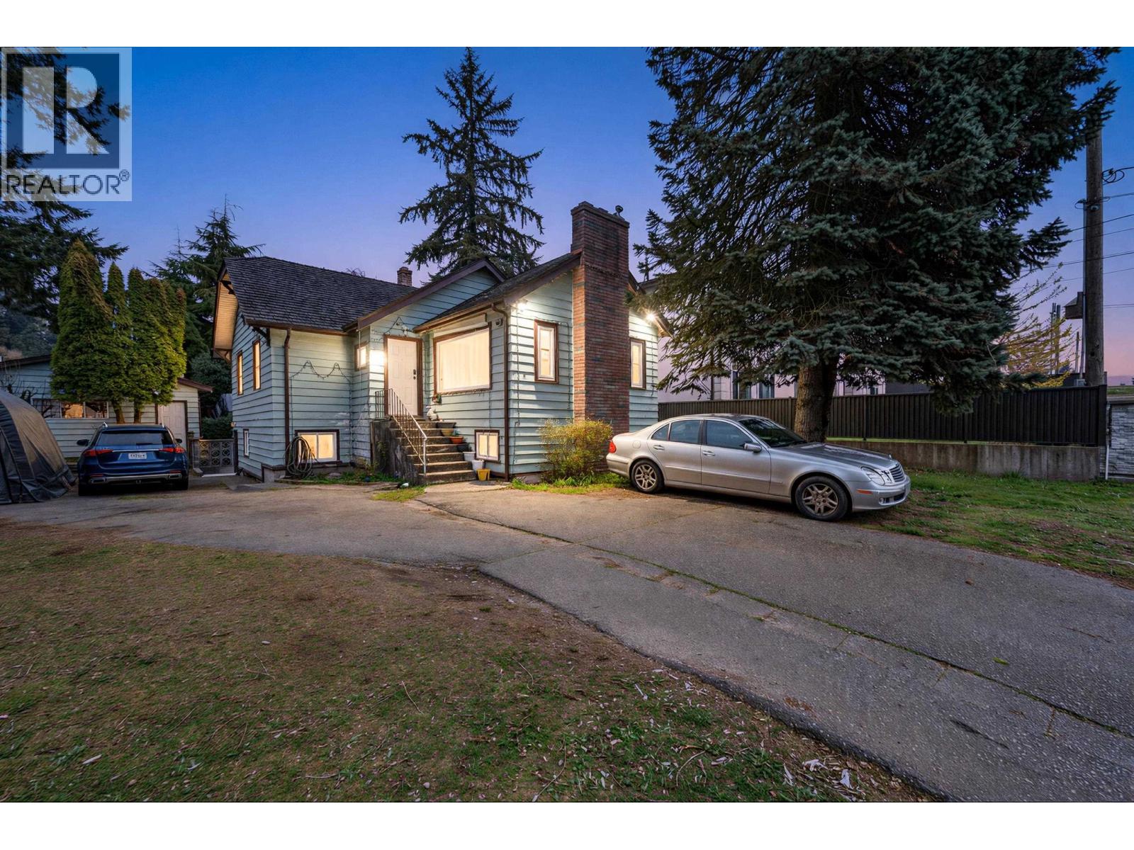 1333 Smith Avenue, Coquitlam, British Columbia  V3J 2Y1 - Photo 2 - R3112581