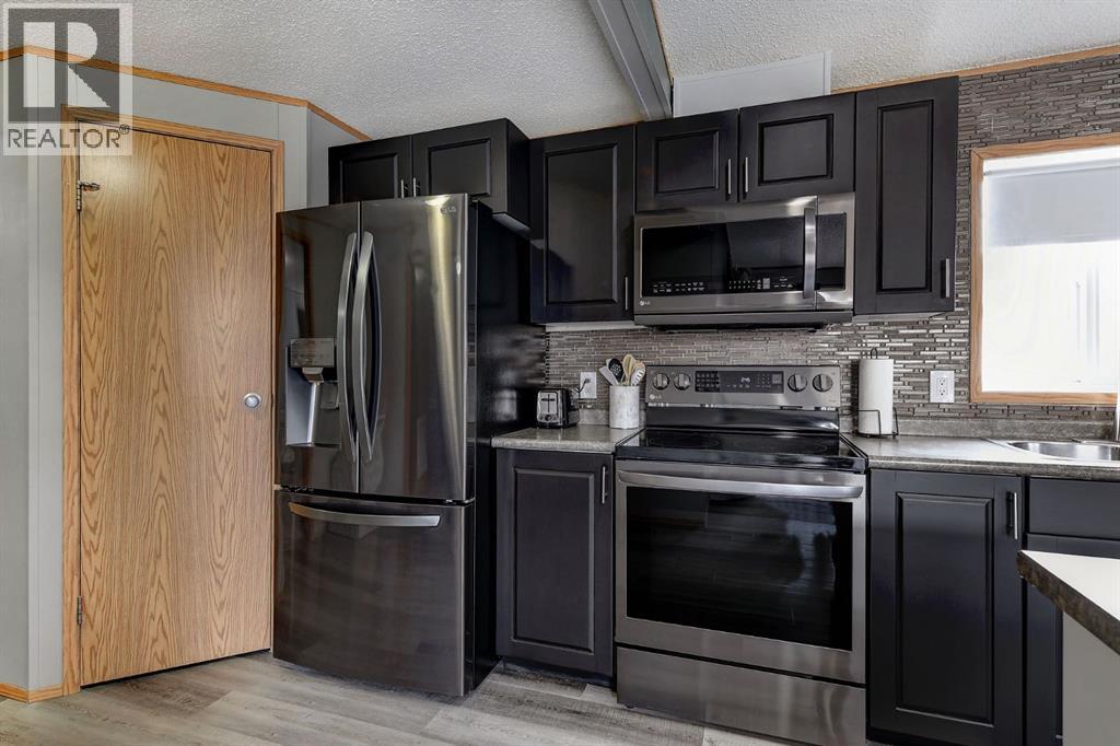 9517 111 Avenue, Clairmont, Alberta  T8X 5C1 - Photo 9 - A2300710