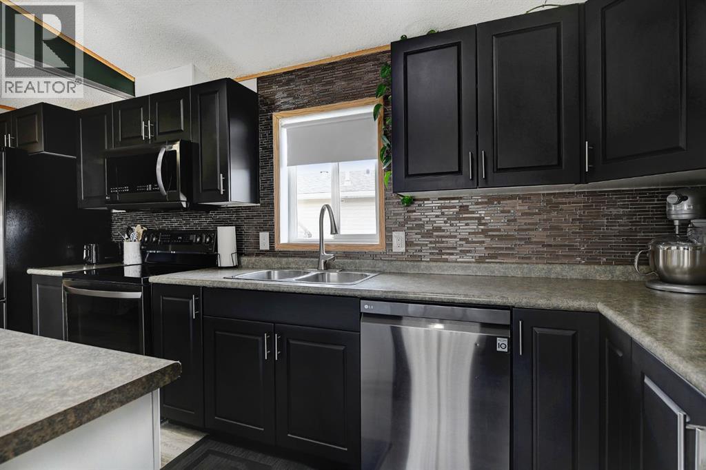 9517 111 Avenue, Clairmont, Alberta  T8X 5C1 - Photo 10 - A2300710