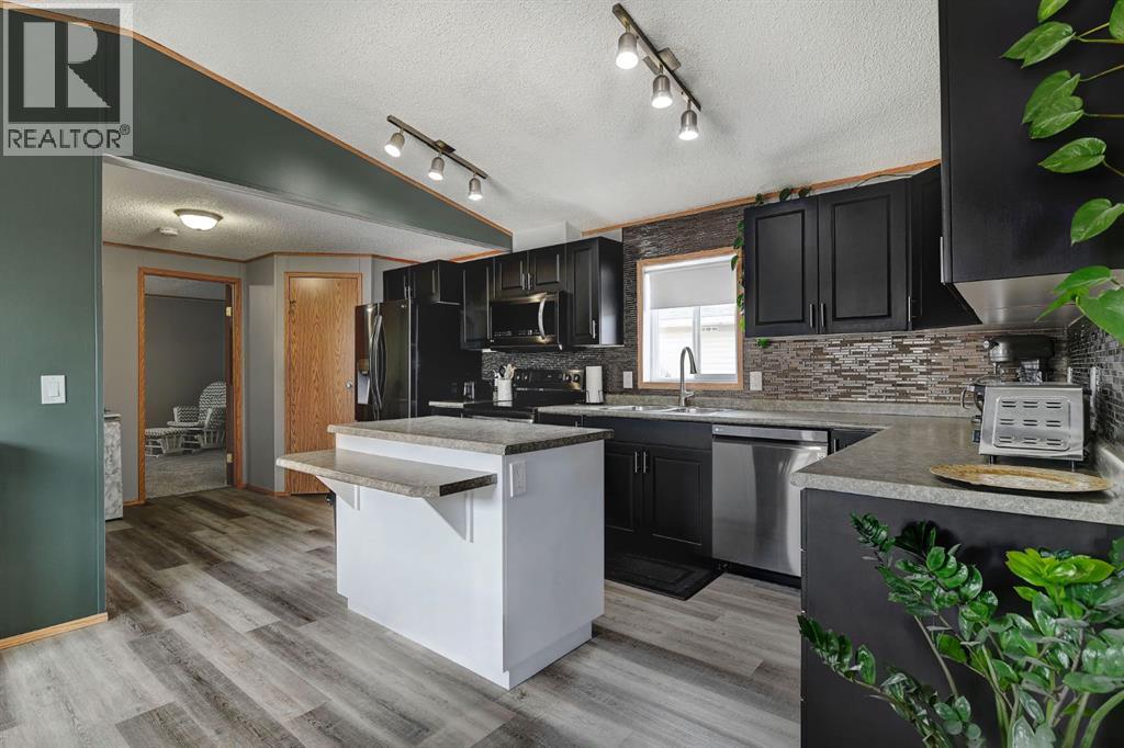 9517 111 Avenue, Clairmont, Alberta  T8X 5C1 - Photo 4 - A2300710