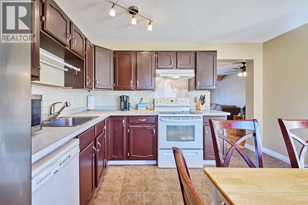 51 Sunmills Court SW, Calgary, Alberta  T2X 2R4 - Photo 13 - A2296195