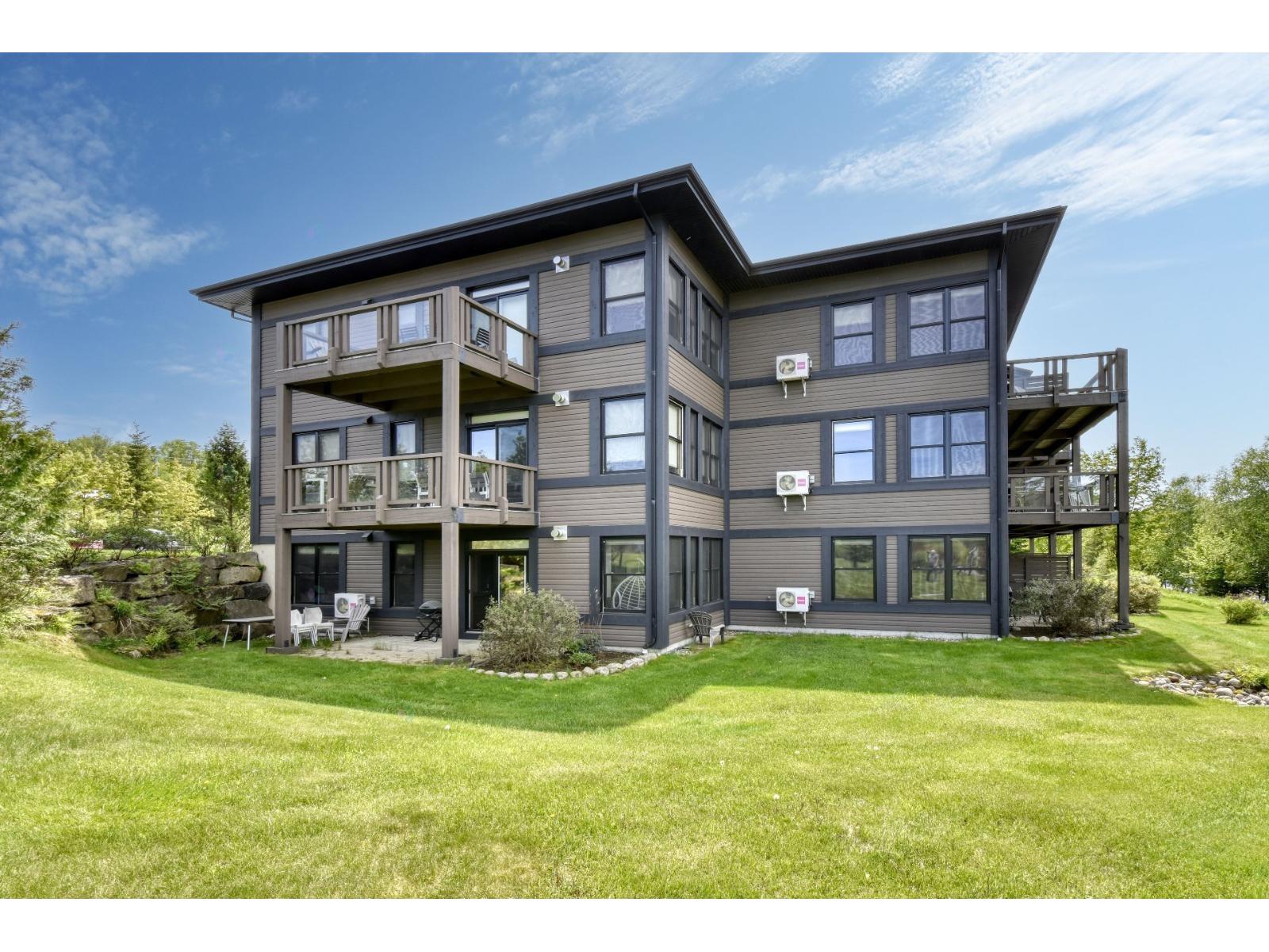 2240 Ch. du Lac-Supérieur|#3108 Lac-Supérieur Quebec Canada J0T1P0 3