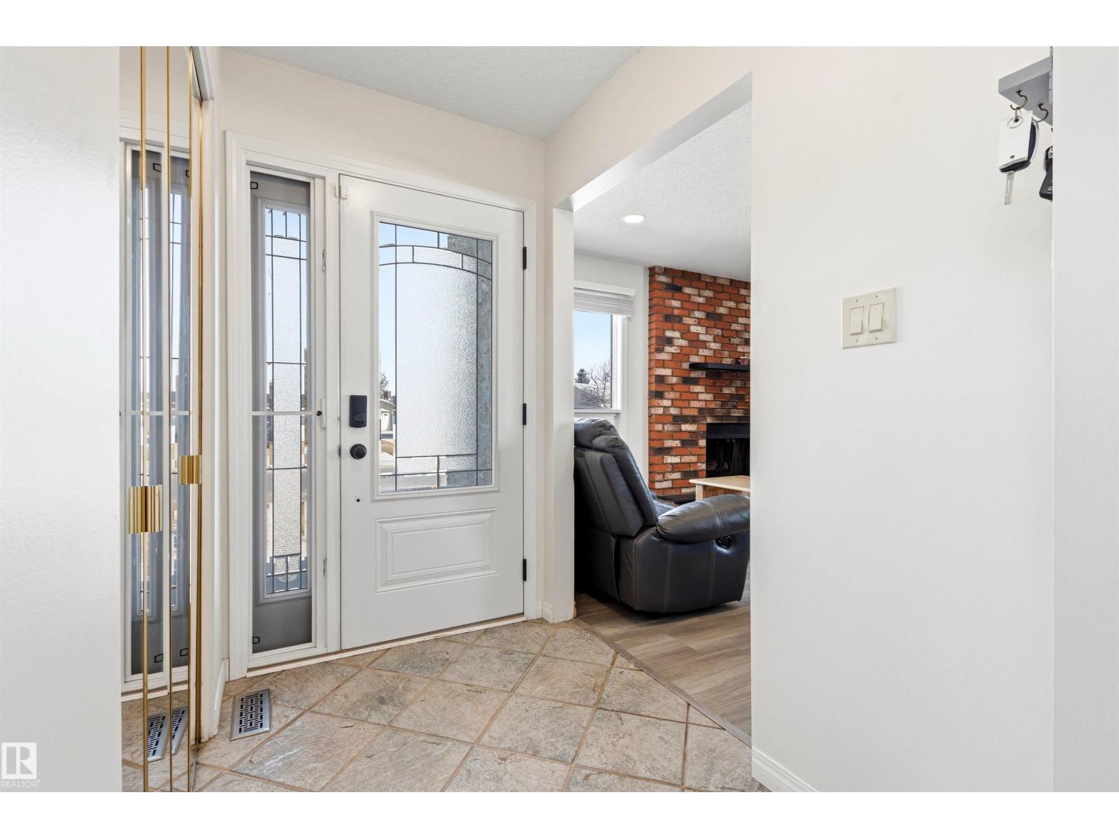 9709 97a, Morinville, Alberta  T8R 1G9 - Photo 5 - E4482759