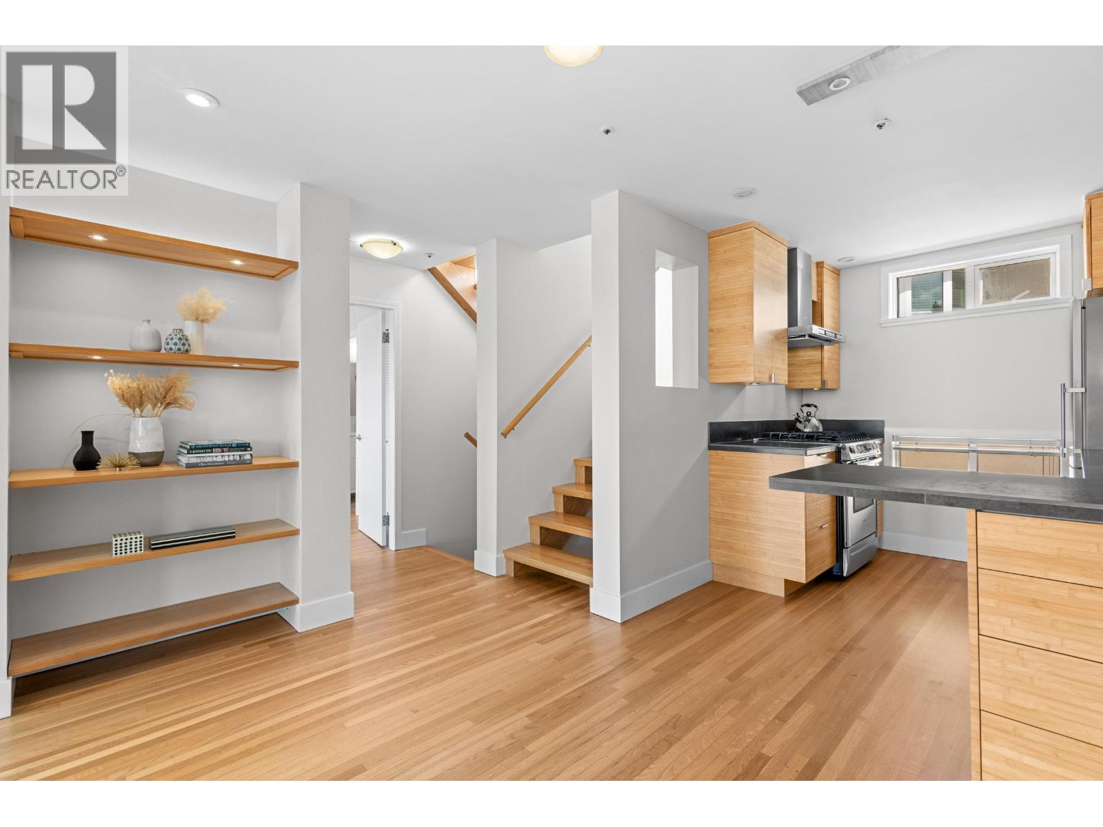 302 2215 Mcgill Street, Vancouver, British Columbia  V5L 1C3 - Photo 10 - R3108042