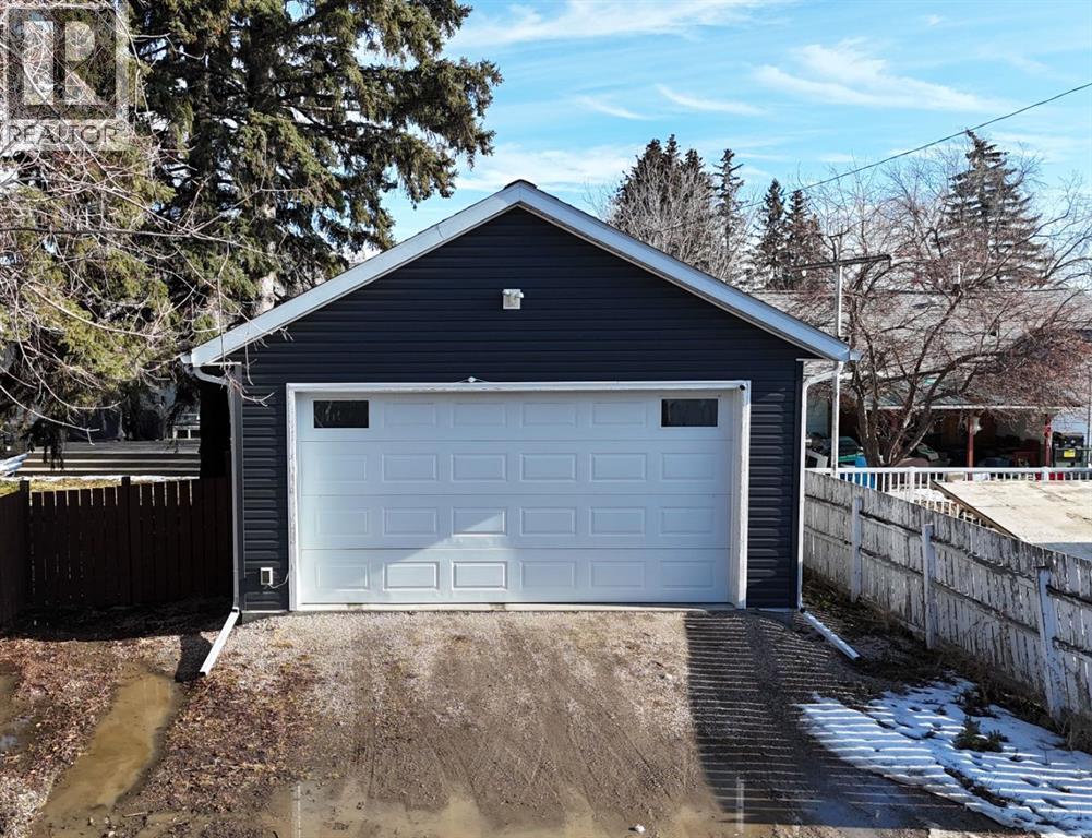 4512 5 Avenue, Edson, Alberta  T7E 1B9 - Photo 10 - A2301256