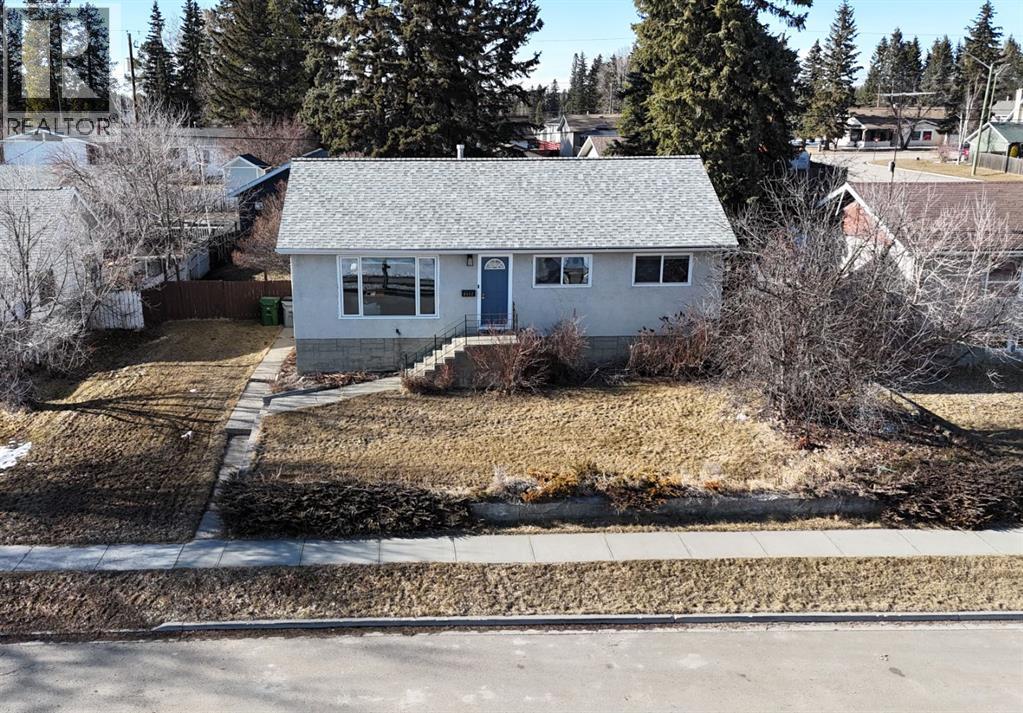 4512 5 Avenue, Edson, Alberta  T7E 1B9 - Photo 3 - A2301256