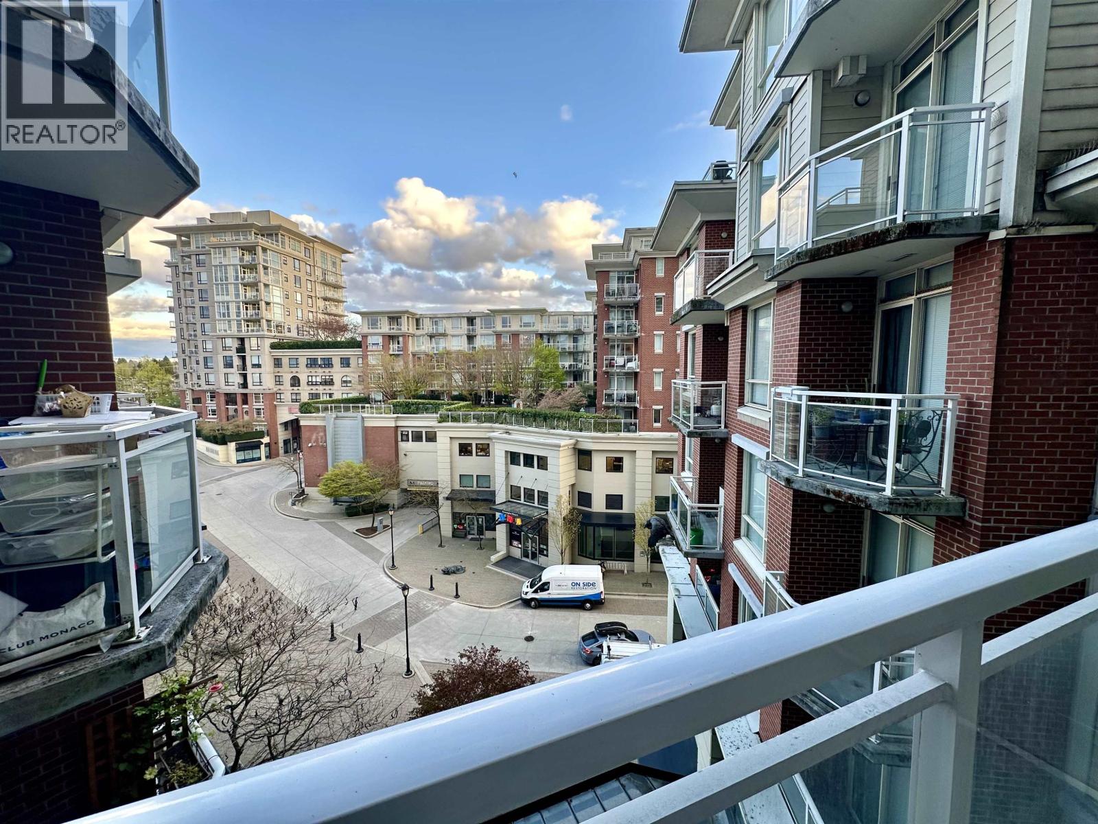 516 4028 Knight Street, Vancouver, British Columbia  V5N 5Y8 - Photo 1 - R3109152