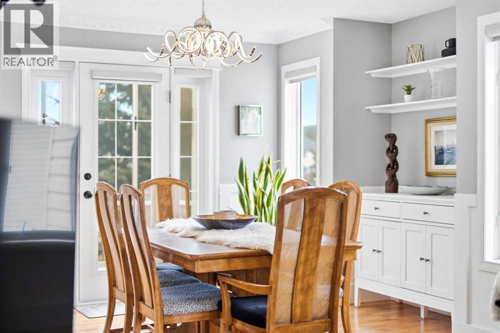 3 Riverview Court, Cochrane, Alberta  T4C 1K6 - Photo 10 - A2299457