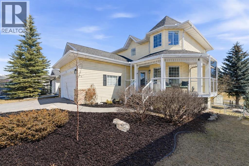 3 Riverview Court, Cochrane, Alberta  T4C 1K6 - Photo 2 - A2299457