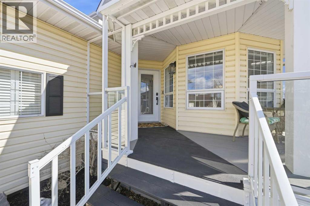 3 Riverview Court, Cochrane, Alberta  T4C 1K6 - Photo 3 - A2299457