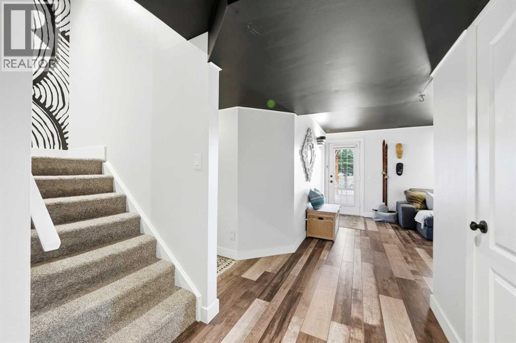 3 Riverview Court, Cochrane, Alberta  T4C 1K6 - Photo 33 - A2299457