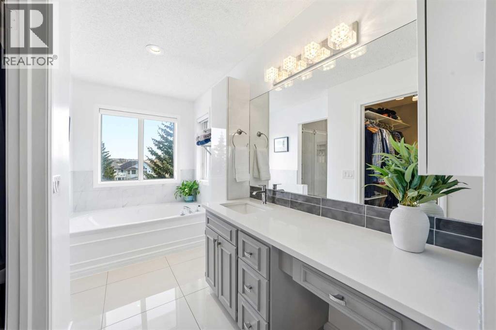 3 Riverview Court, Cochrane, Alberta  T4C 1K6 - Photo 27 - A2299457