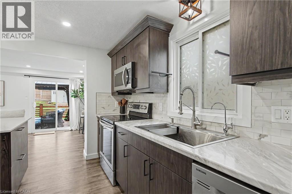 7 Wycliffe Place, Kitchener, Ontario  N2M 5J6 - Photo 10 - 40820025