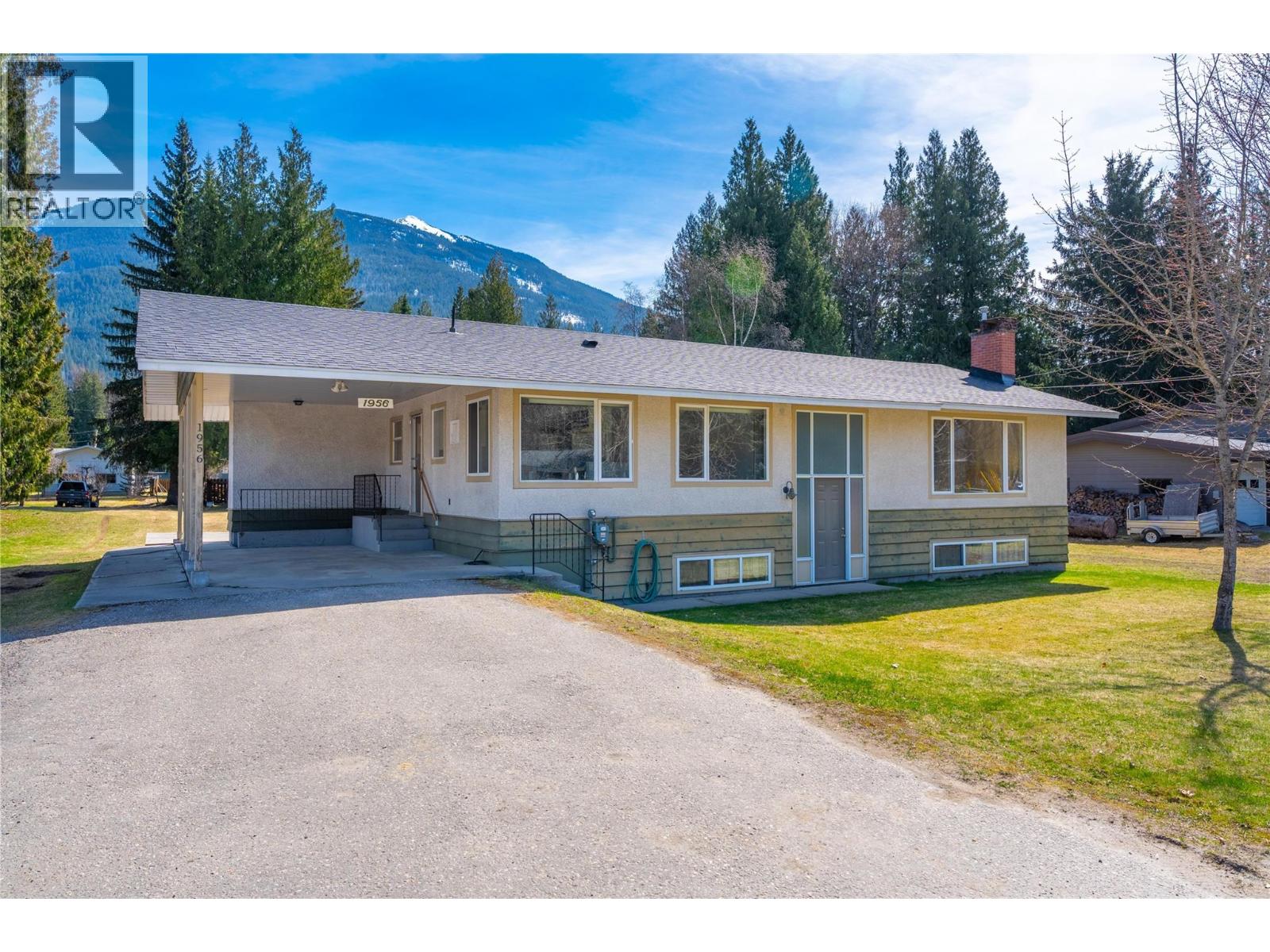 1956 Airport Way, Revelstoke, British Columbia