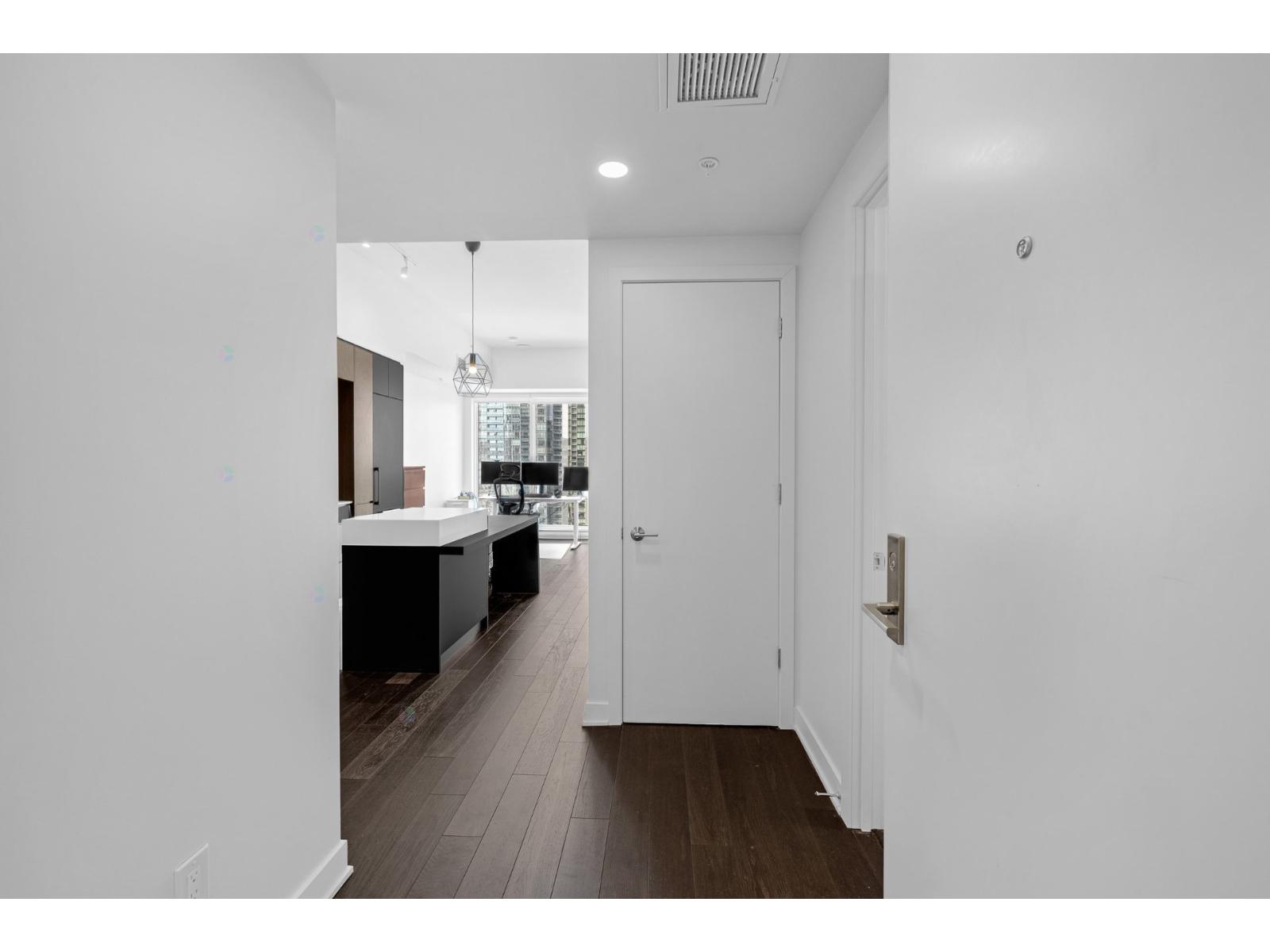 1188 Rue St-Antoine O.|#3808 Montréal (Ville-Marie) Quebec Canada H3C1B4 3