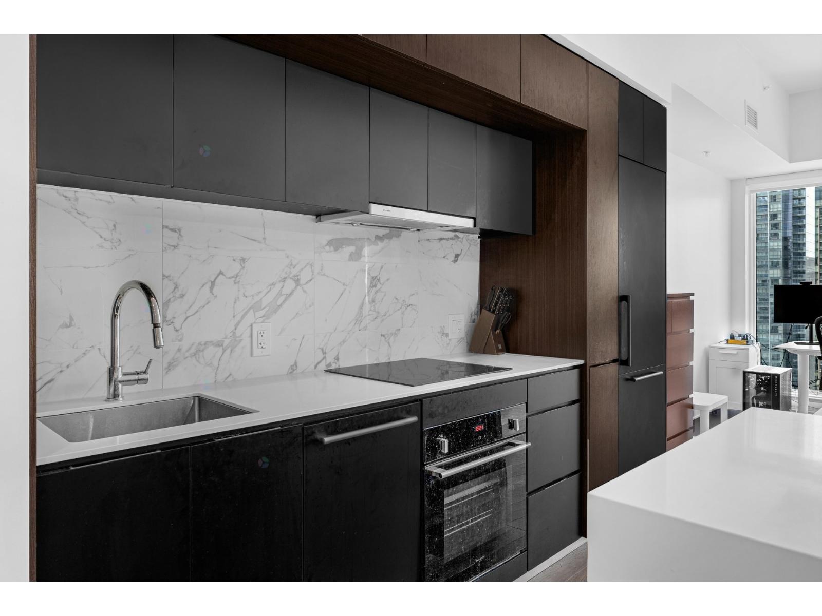 1188 Rue St-Antoine O.|#3808 Montréal (Ville-Marie) Quebec Canada H3C1B4 4