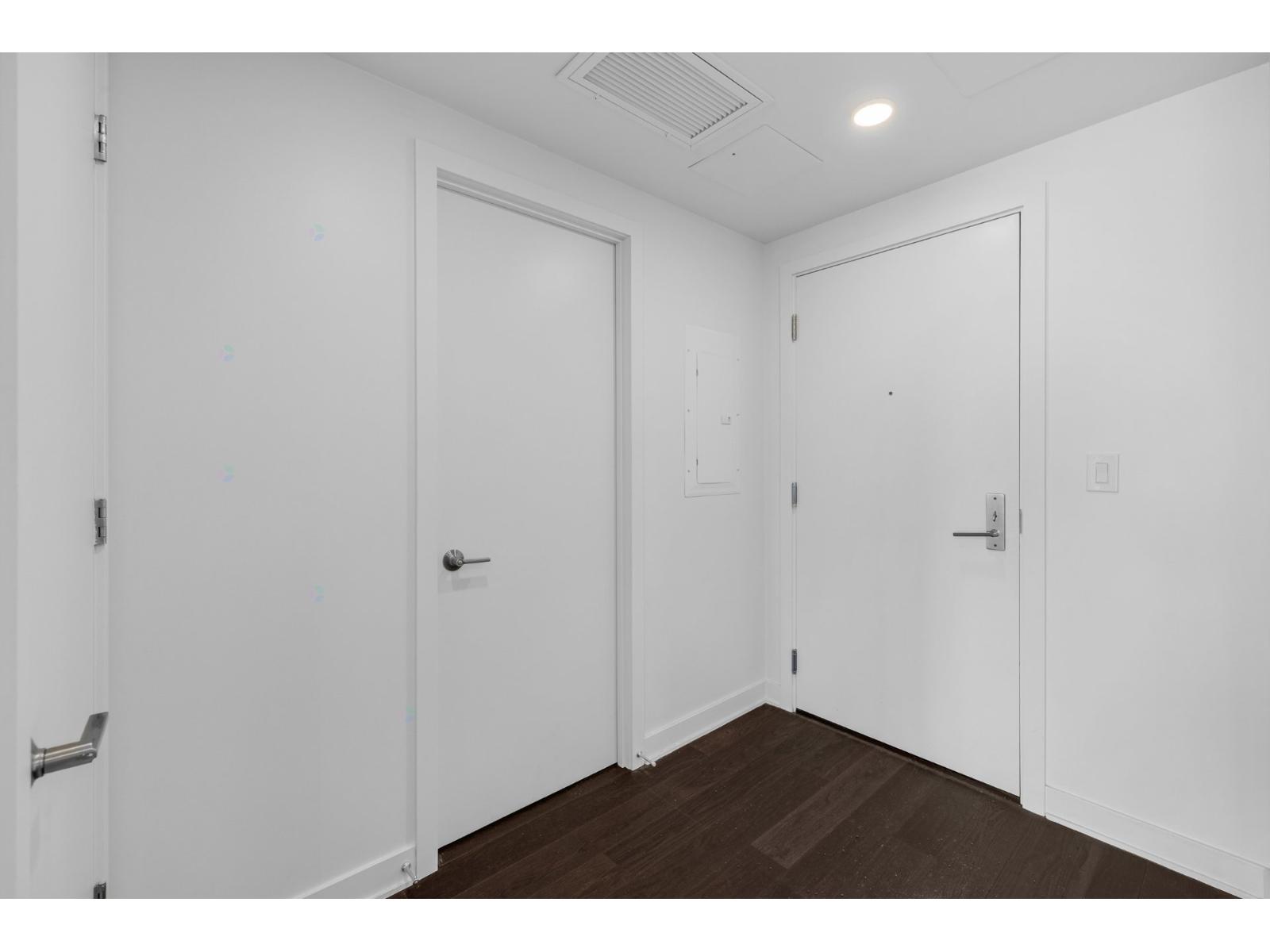 1188 Rue St-Antoine O.|#3808 Montréal (Ville-Marie) Quebec Canada H3C1B4 2