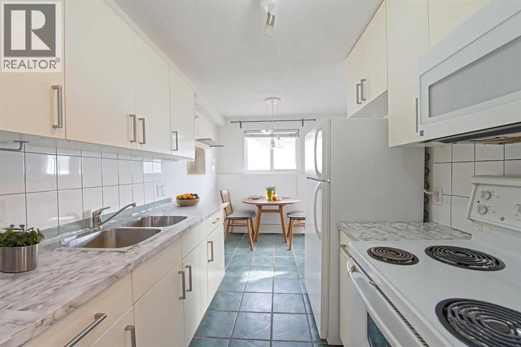 4, 104 Sabrina Way Sw, Calgary, Alberta  T2W 2N6 - Photo 6 - A2291728