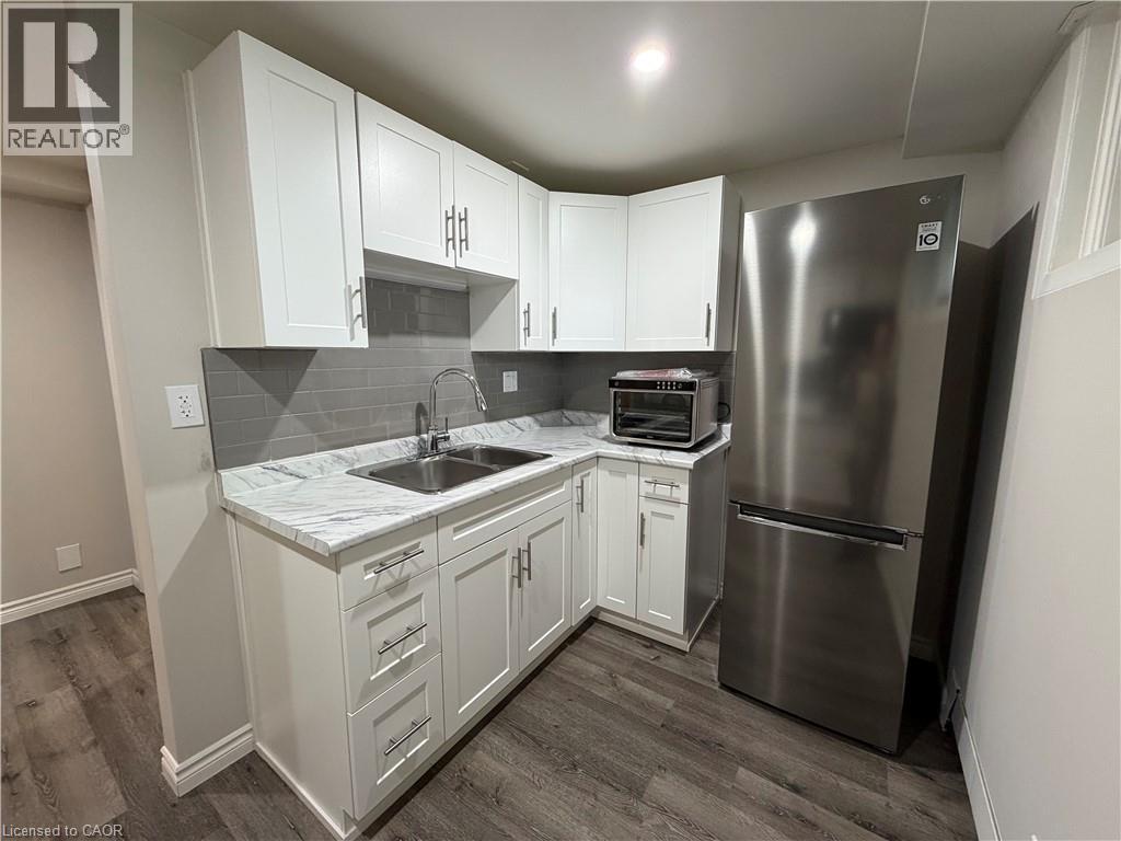 35 Shaftsbury Drive Unit# Bsmnt, Kitchener, Ontario  N2A 1N4 - Photo 14 - 40819827