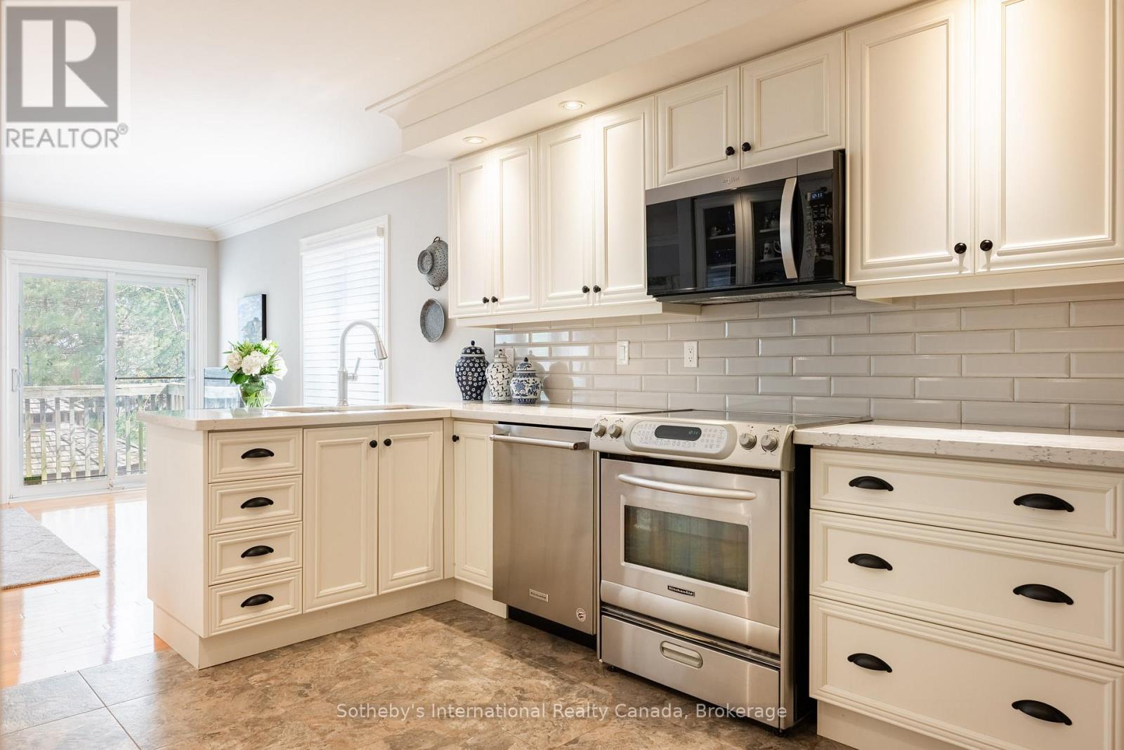 1406 Summerhill Crescent, Oakville, Ontario  L6H 6E4 - Photo 14 - W13010658