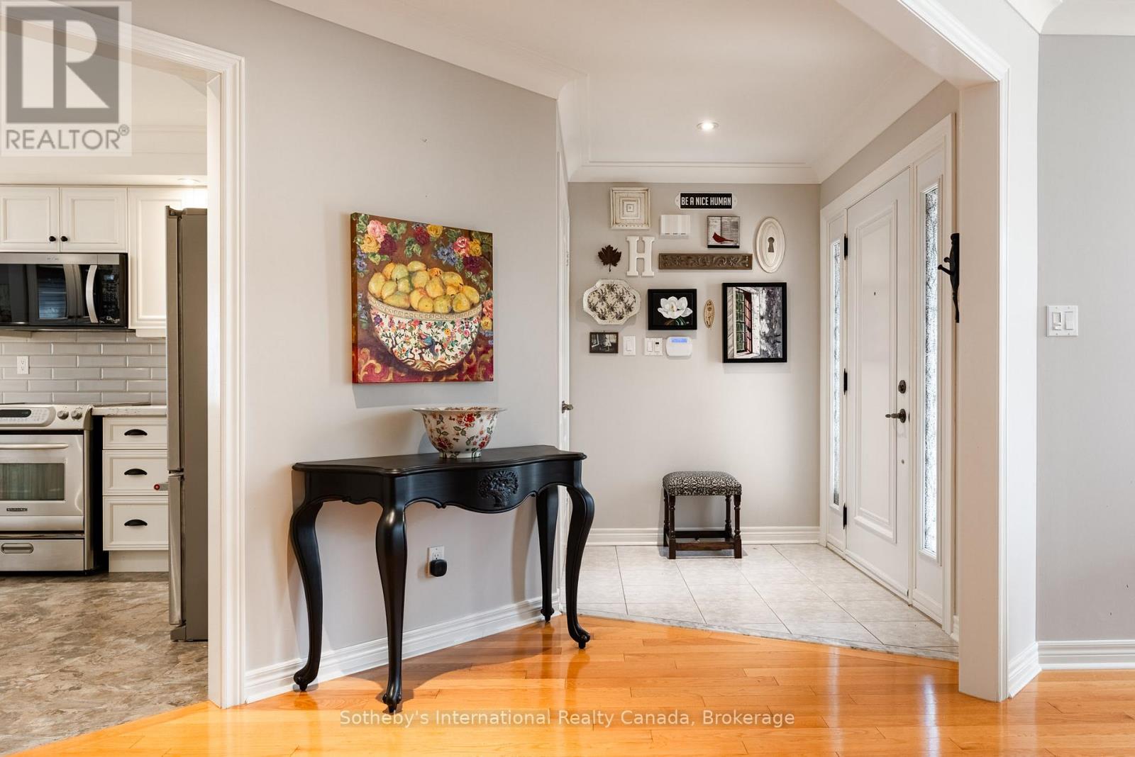 1406 Summerhill Crescent, Oakville, Ontario  L6H 6E4 - Photo 4 - W13010658