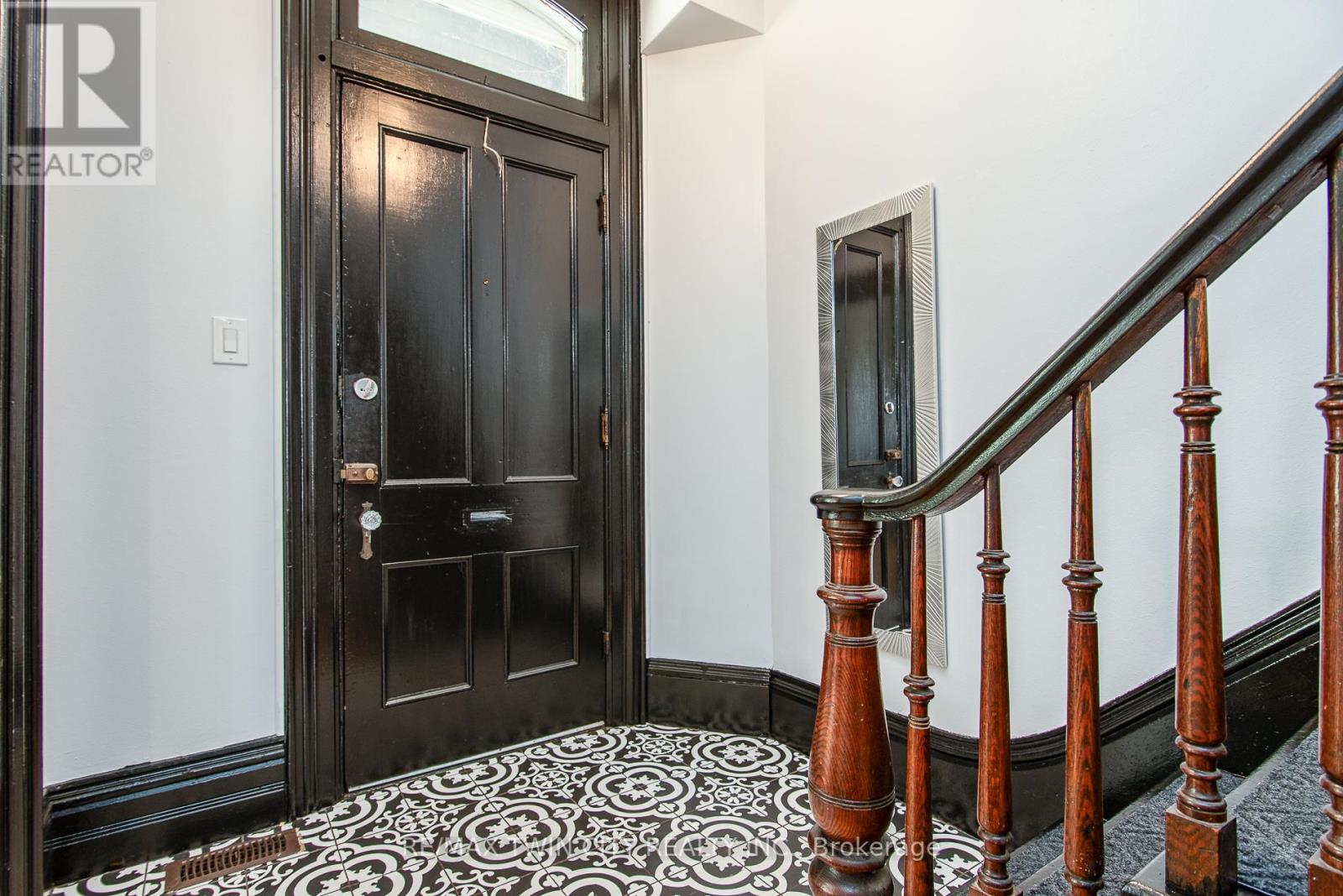 12 Pearl Street, Brantford, Ontario  N3T 3N4 - Photo 3 - X13008732