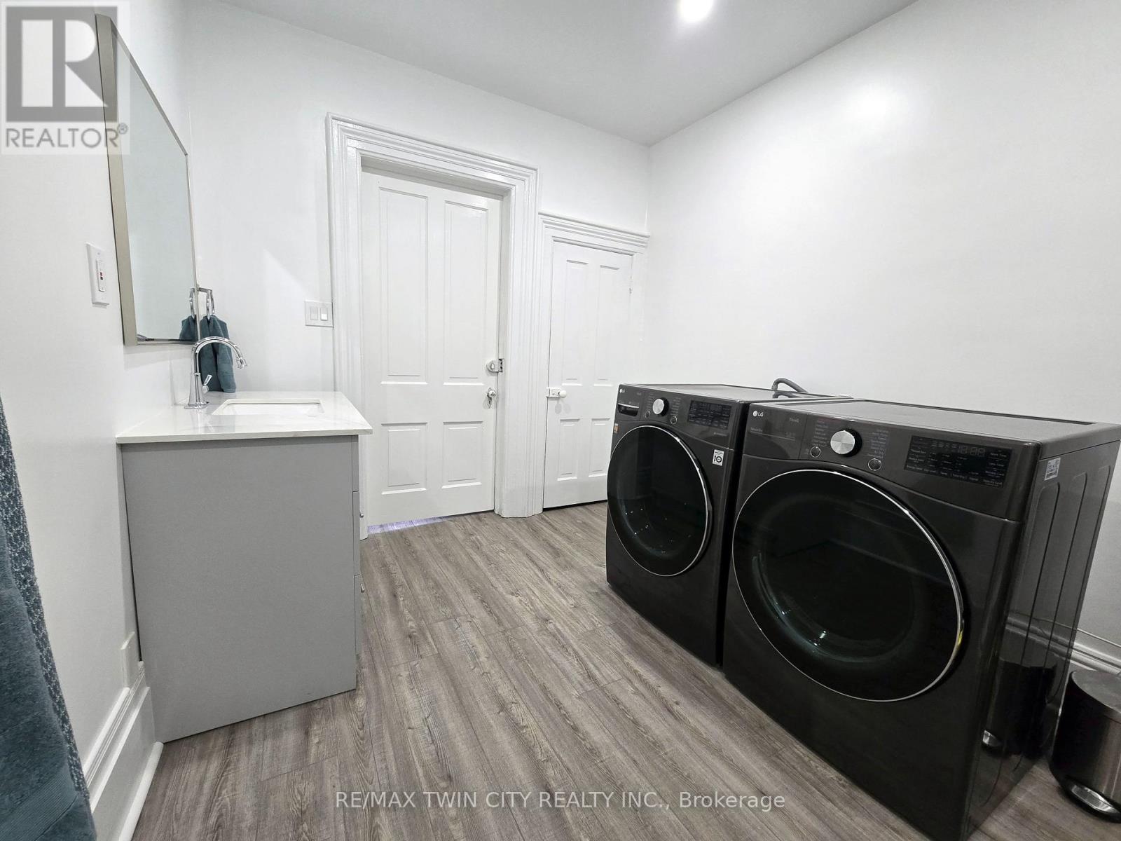 12 Pearl Street, Brantford, Ontario  N3T 3N4 - Photo 25 - X13008732