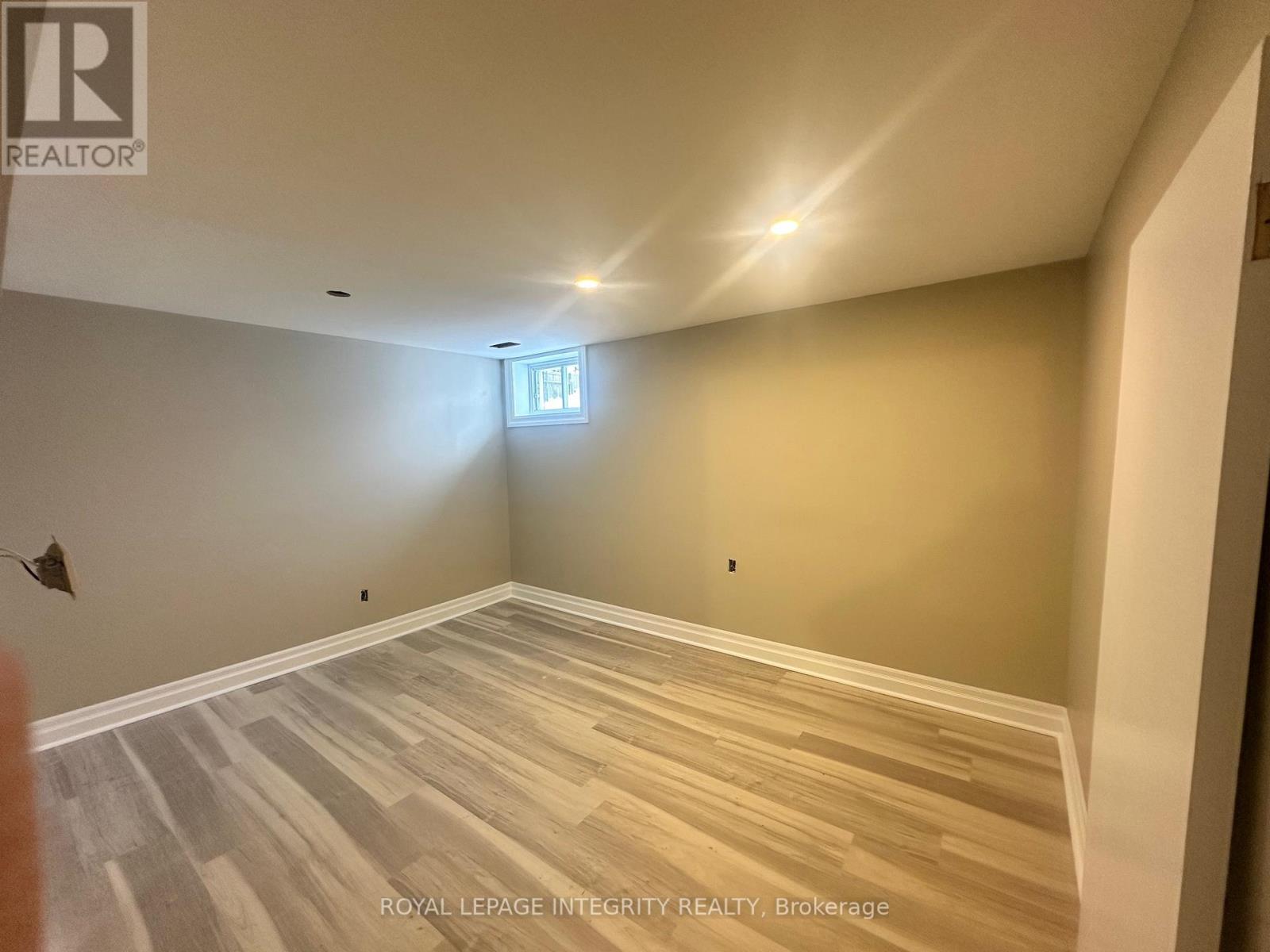 B - 1398 Jamison Avenue, Ottawa, Ontario  K1E 1J5 - Photo 12 - X12906730