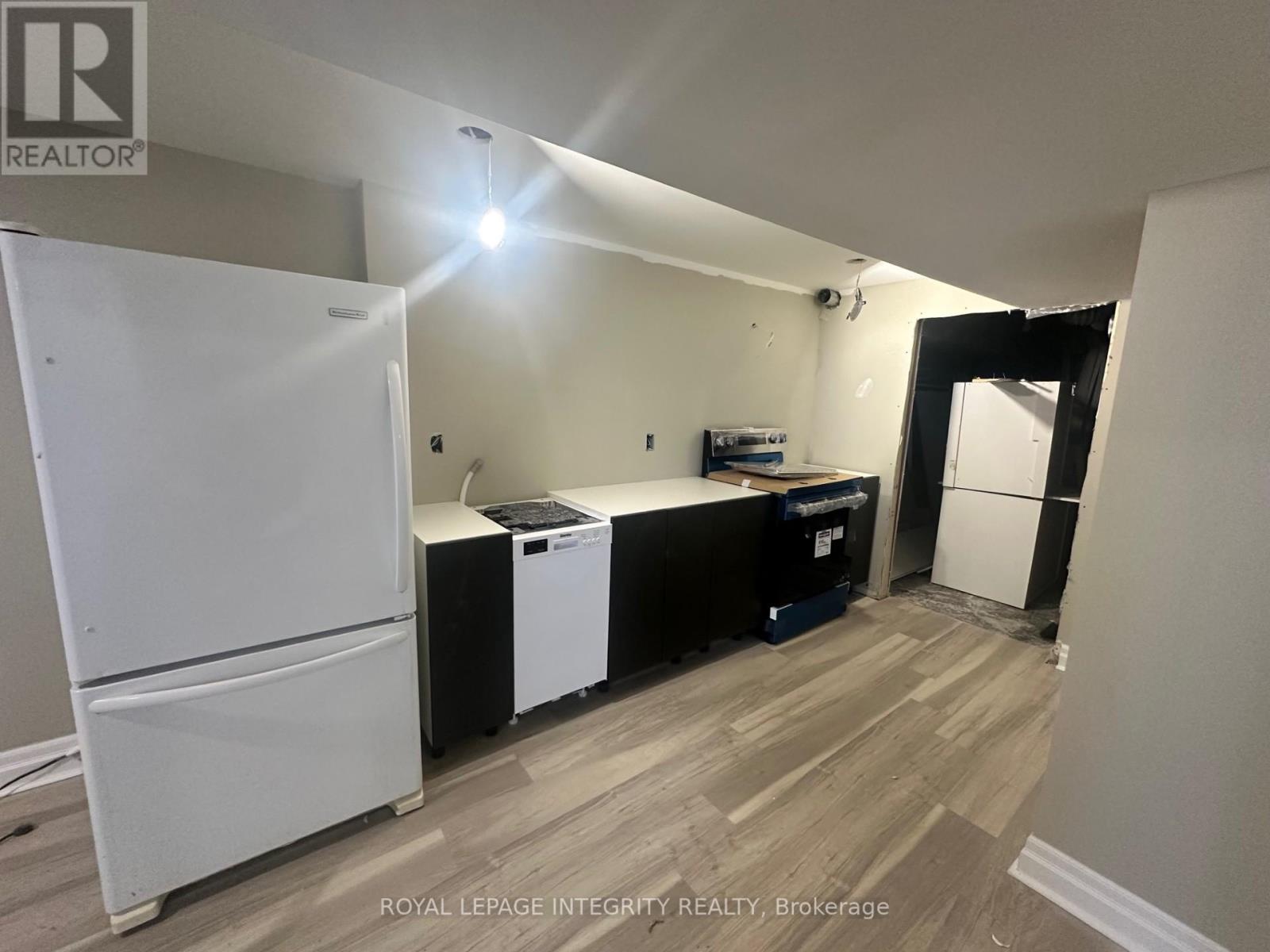 B - 1398 Jamison Avenue, Ottawa, Ontario  K1E 1J5 - Photo 9 - X12906730