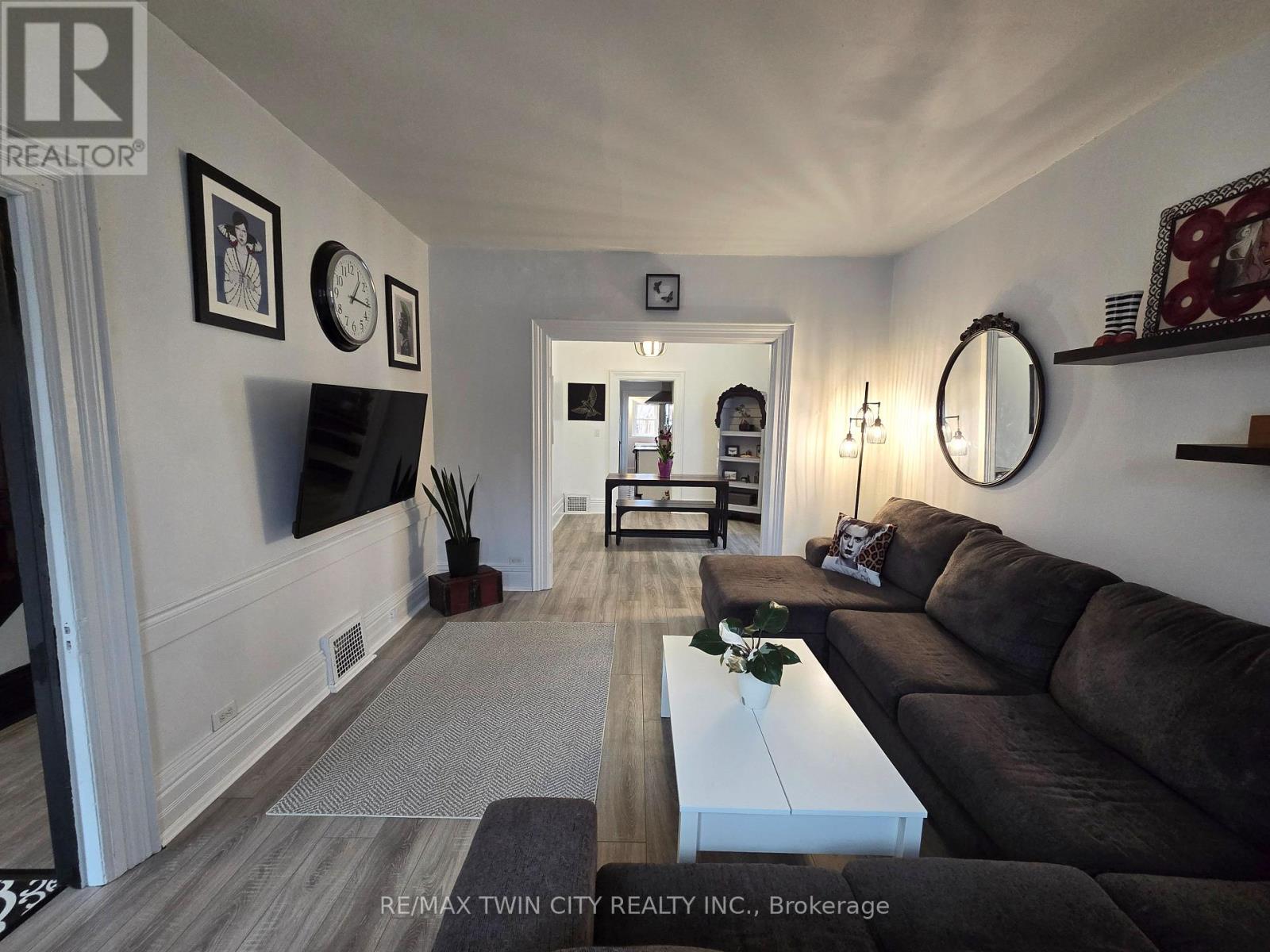 12 Pearl Street, Brantford, Ontario  N3T 3N4 - Photo 5 - X13008732