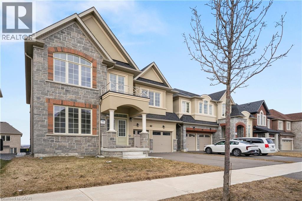 92 Carriage Shop Bend, East Gwillimbury, Ontario  L9N 0Y3 - Photo 2 - 40821716