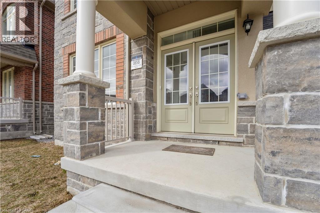 92 Carriage Shop Bend, East Gwillimbury, Ontario  L9N 0Y3 - Photo 4 - 40821716