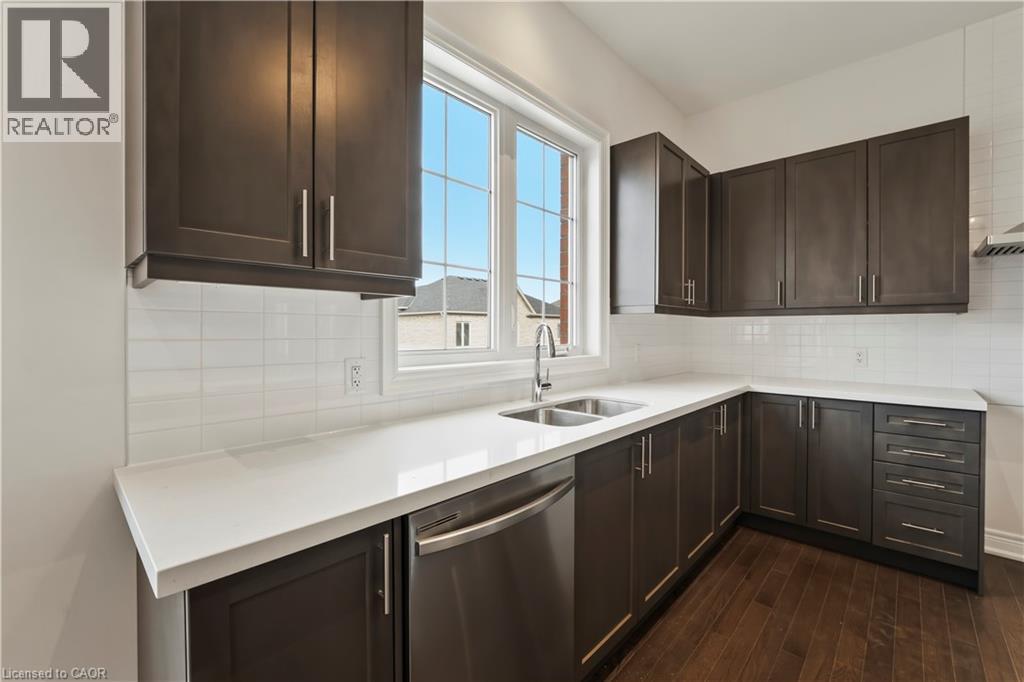 70 Carriage Shop Bend, East Gwillimbury, Ontario  L9N 0C6 - Photo 14 - 40821410