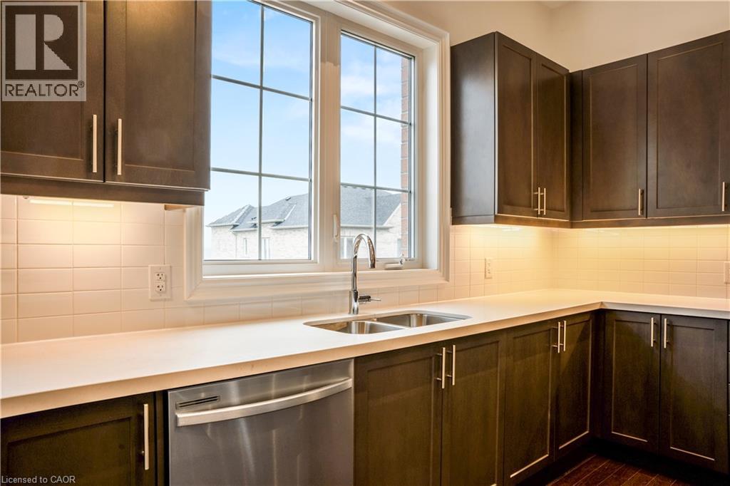 70 Carriage Shop Bend, East Gwillimbury, Ontario  L9N 0C6 - Photo 17 - 40821410