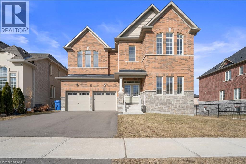 70 Carriage Shop Bend, East Gwillimbury, Ontario  L9N 0C6 - Photo 2 - 40821410