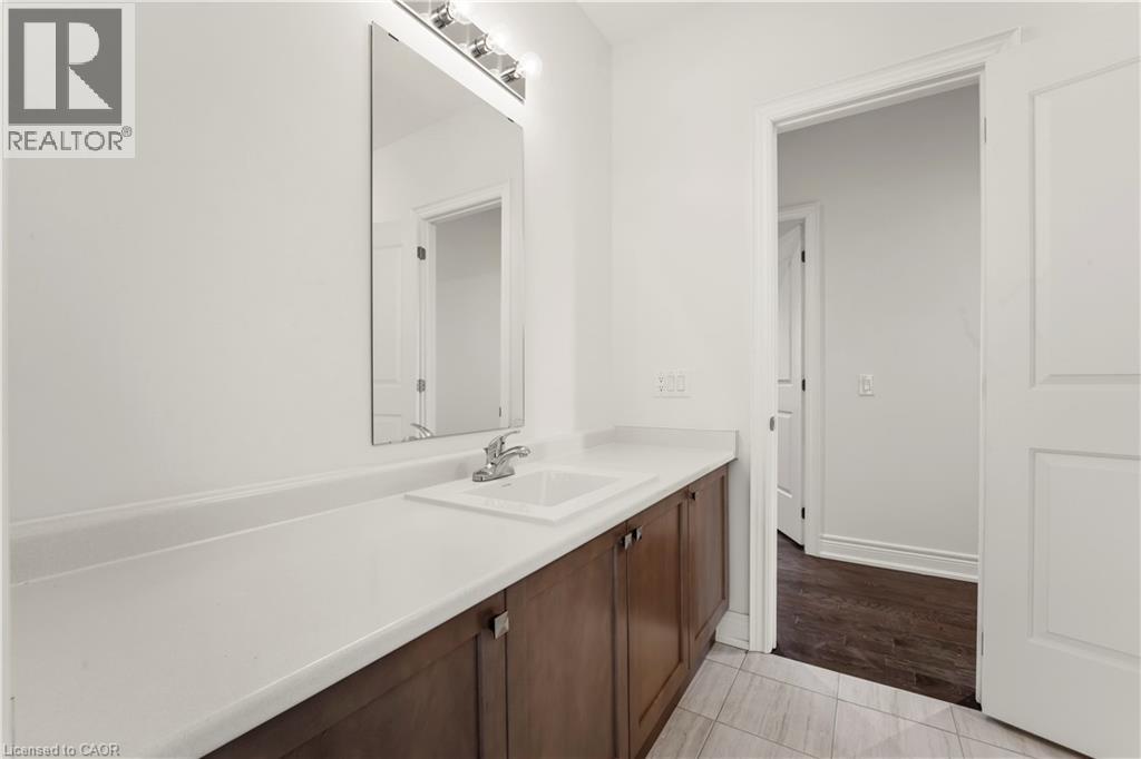 70 Carriage Shop Bend, East Gwillimbury, Ontario  L9N 0C6 - Photo 35 - 40821410