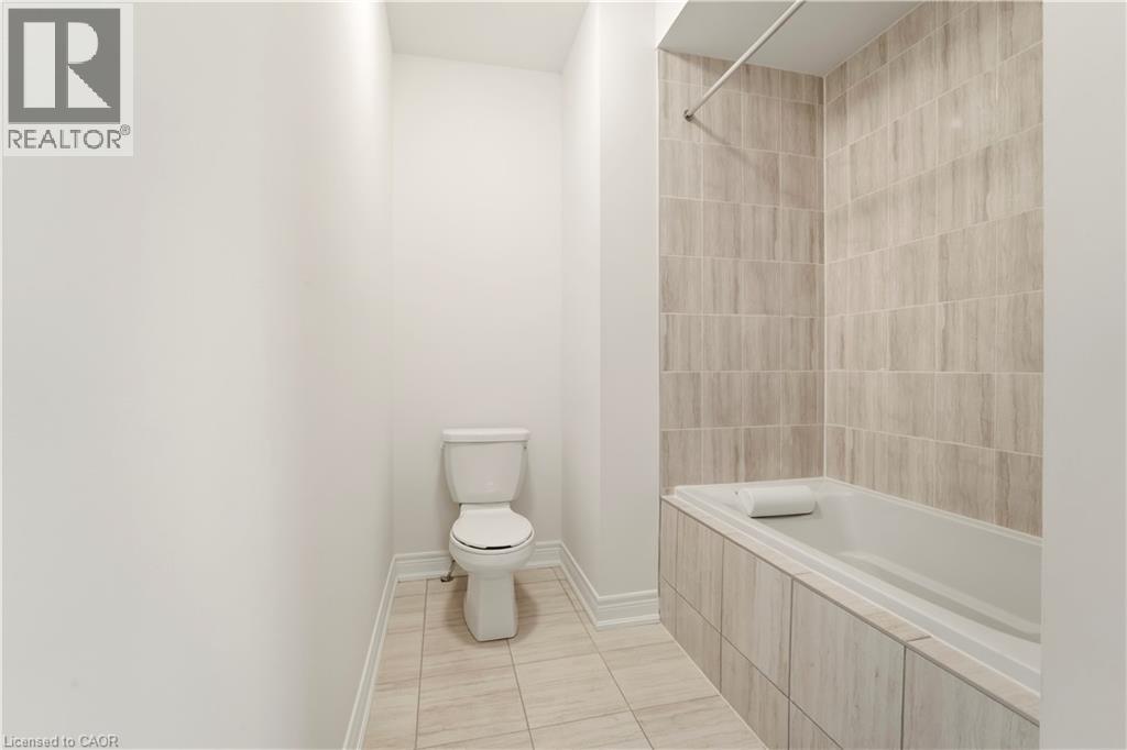 70 Carriage Shop Bend, East Gwillimbury, Ontario  L9N 0C6 - Photo 36 - 40821410