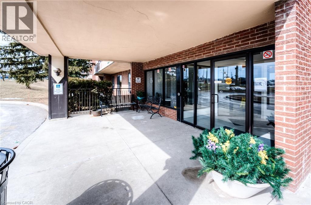 1100 Courtland Avenue E Unit# 404, Kitchener, Ontario  N2C 2H9 - Photo 3 - 40821061
