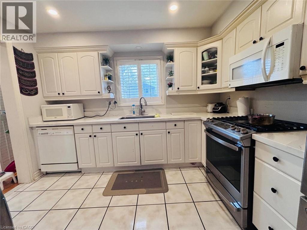 3082 Cantelon Crescent Unit# Main, Mississauga, Ontario  L5N 3J8 - Photo 6 - 40819826