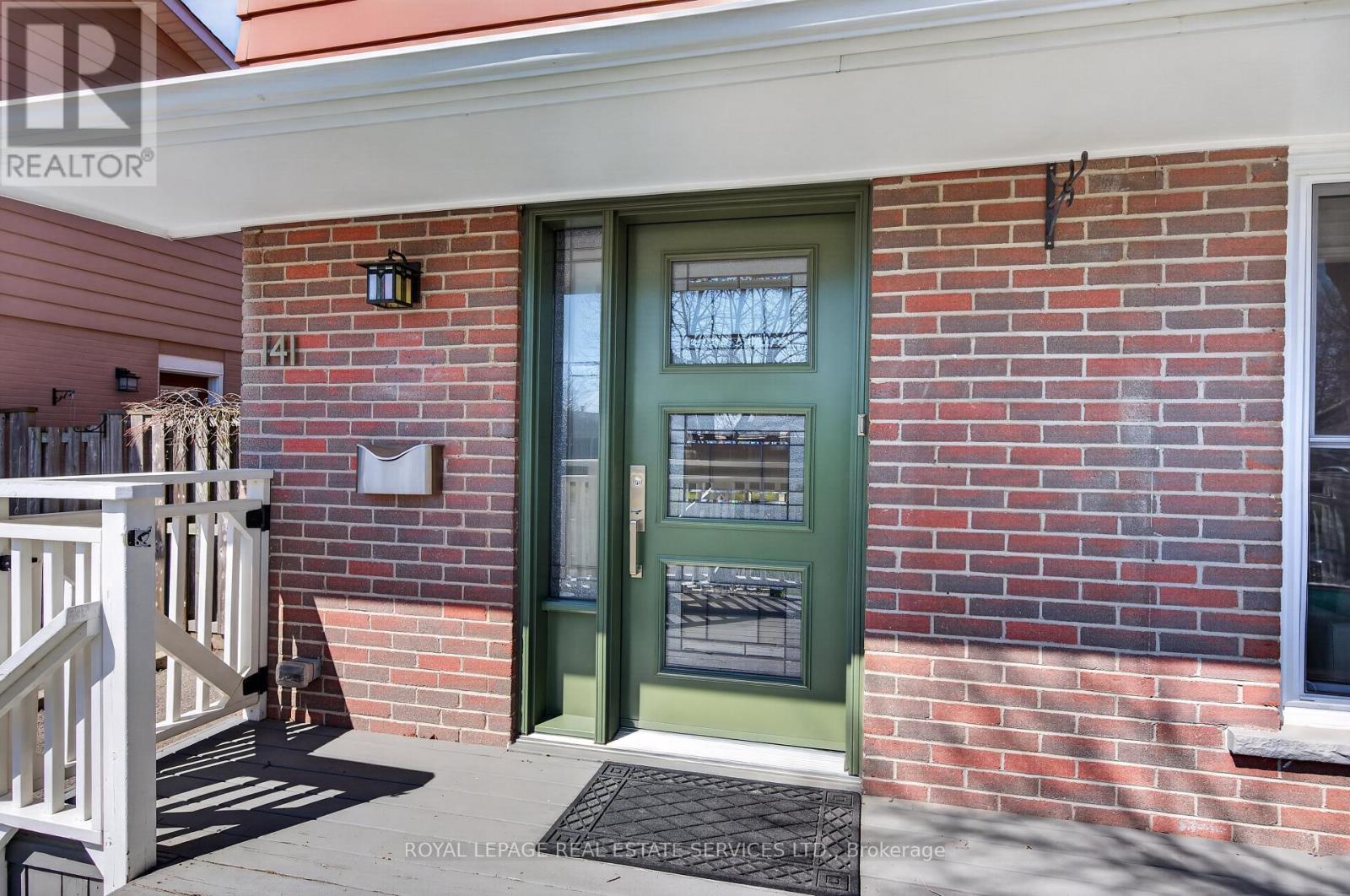 141 Oakdale Drive, Oakville, Ontario  L6H 1J4 - Photo 2 - W12983852